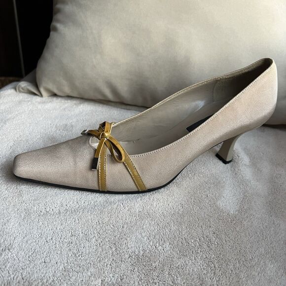 VanEli Wheat Taffeta With Gold Patent Leather Bow Heel Pump Women 7 M Classic - Picture 2 of 15